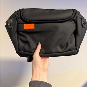 The Cinomadist Daily Crossbody Sling Bag in Black